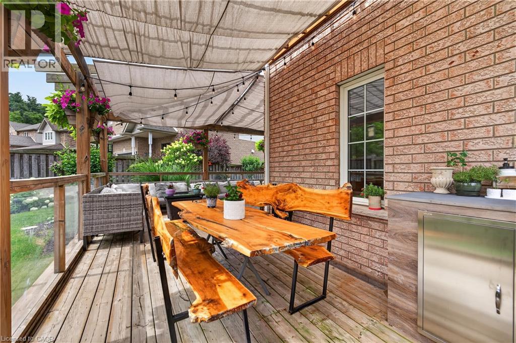 104 Udell Way, Grimsby, ON - Outdoor With Deck Patio Veranda With Exterior