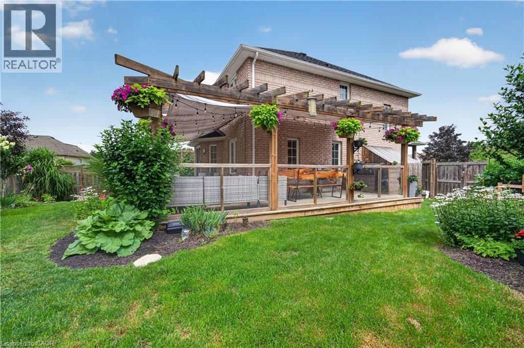 104 Udell Way, Grimsby, ON - Outdoor With Deck Patio Veranda