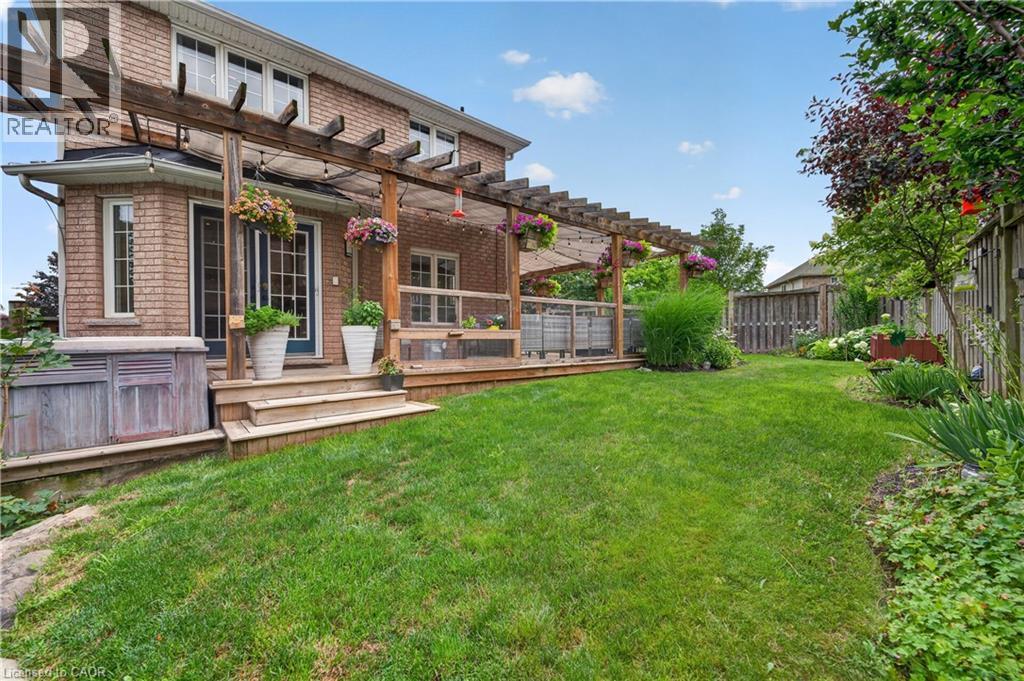 104 Udell Way, Grimsby, ON - Outdoor With Deck Patio Veranda