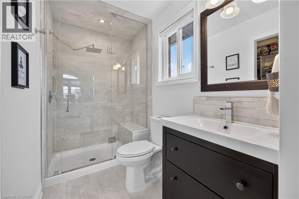104 Udell Way, Grimsby, ON - Indoor Photo Showing Bathroom