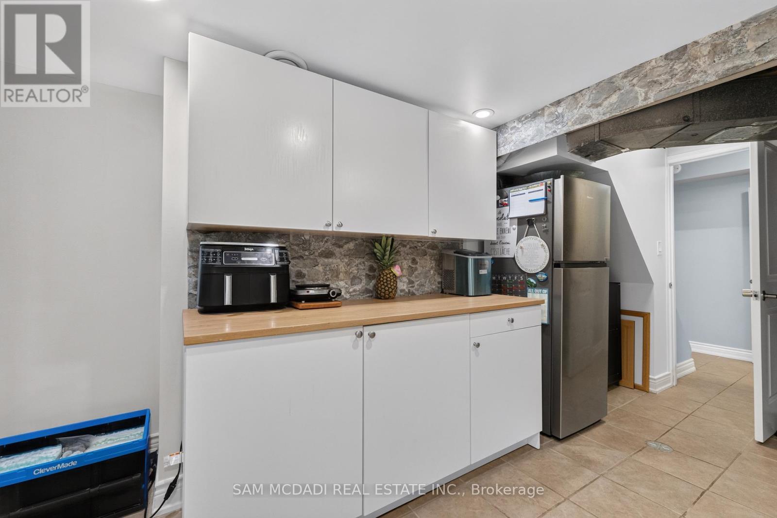 188 Birkdale Road, Toronto, ON - Indoor Photo Showing Kitchen