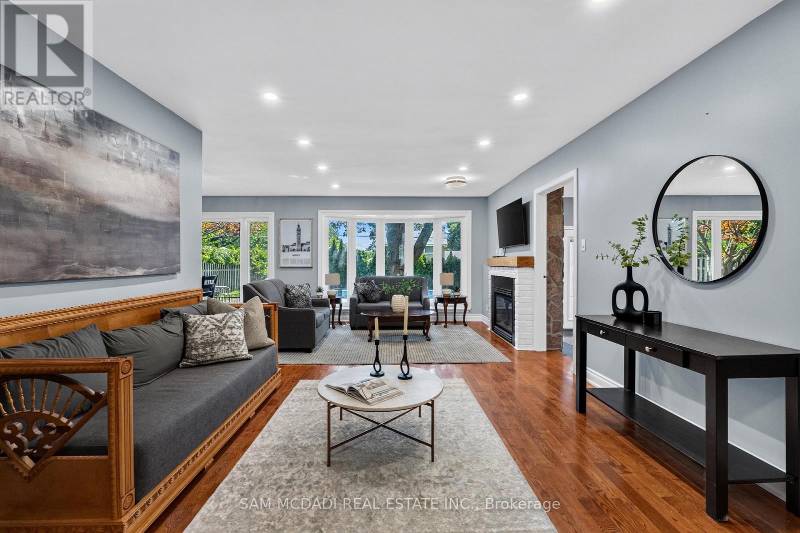 188 Birkdale Road, Toronto, ON - Indoor Photo Showing Living Room