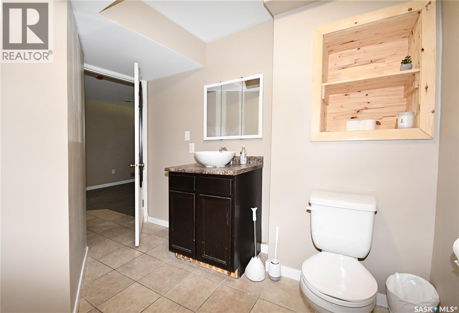 16 29Th Street E, Prince Albert, SK - Indoor Photo Showing Bathroom
