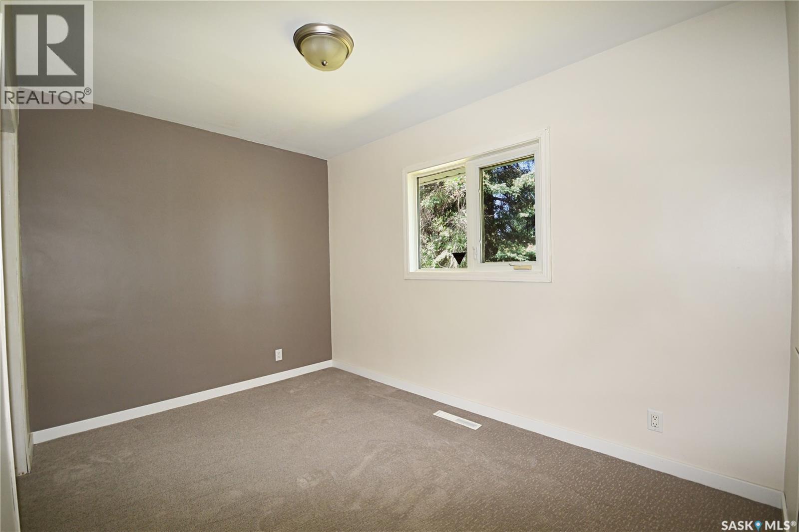 16 29Th Street E, Prince Albert, SK - Indoor Photo Showing Other Room