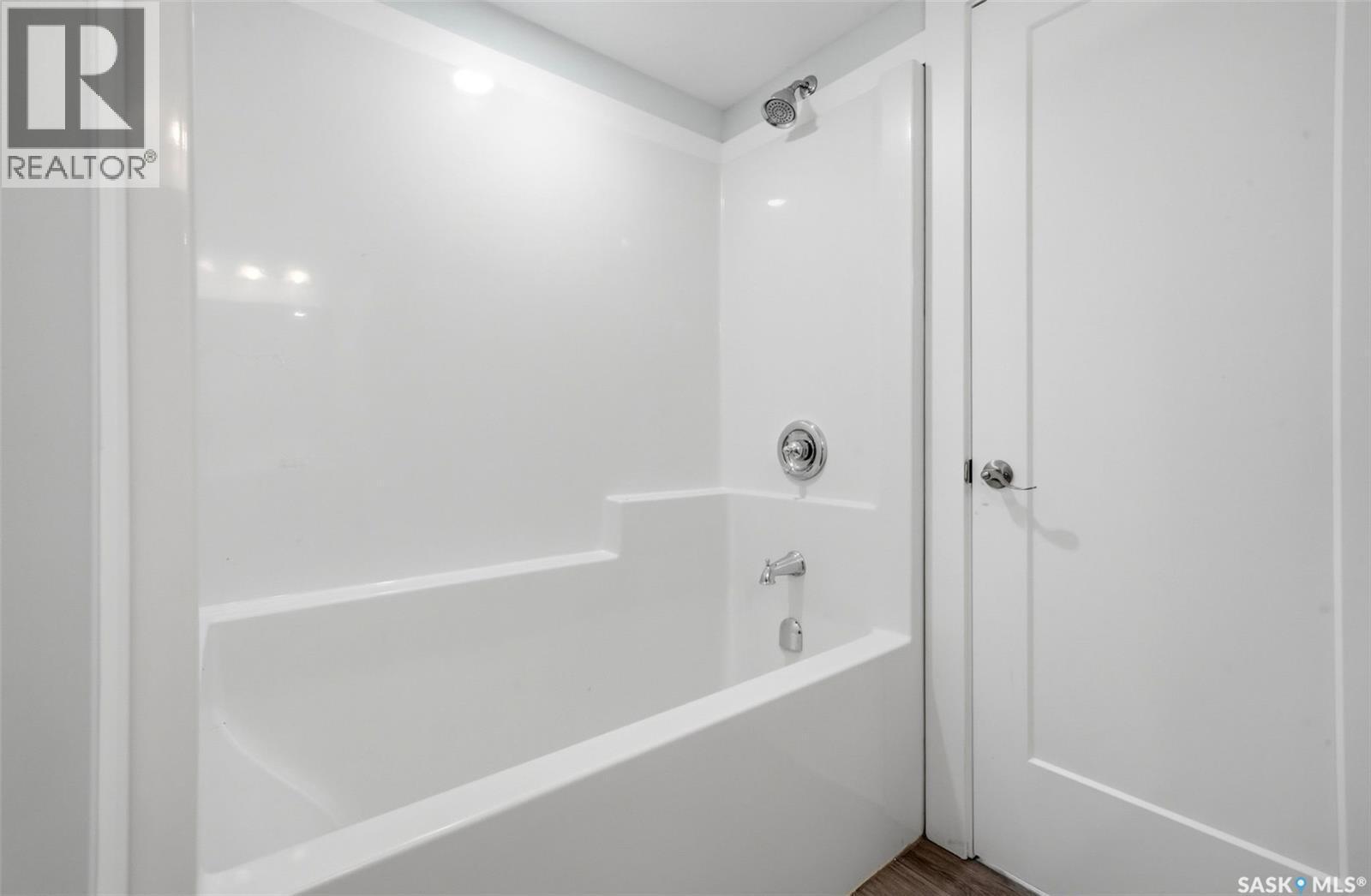 160 Osler Street, Regina, SK - Indoor Photo Showing Bathroom