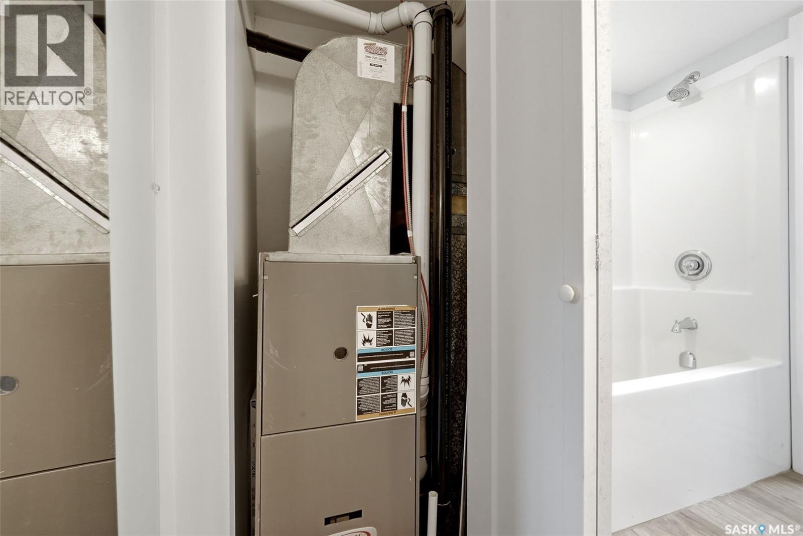 160 Osler Street, Regina, SK - Indoor Photo Showing Bathroom