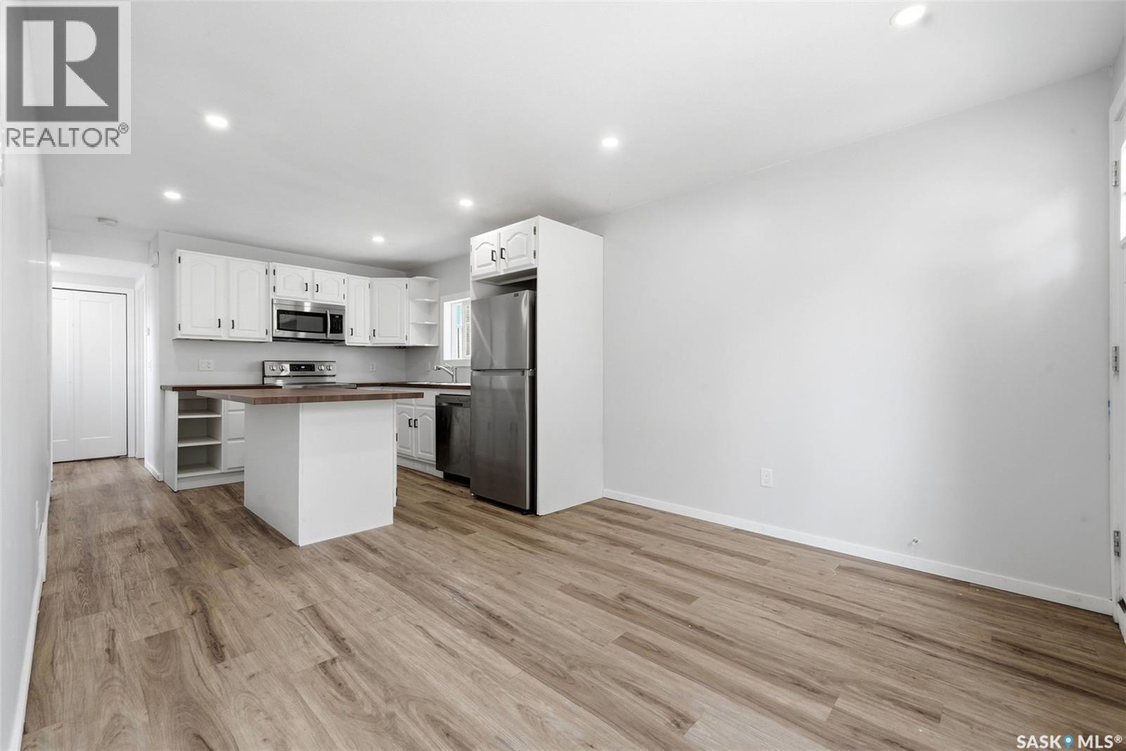 160 Osler Street, Regina, SK - Indoor Photo Showing Kitchen