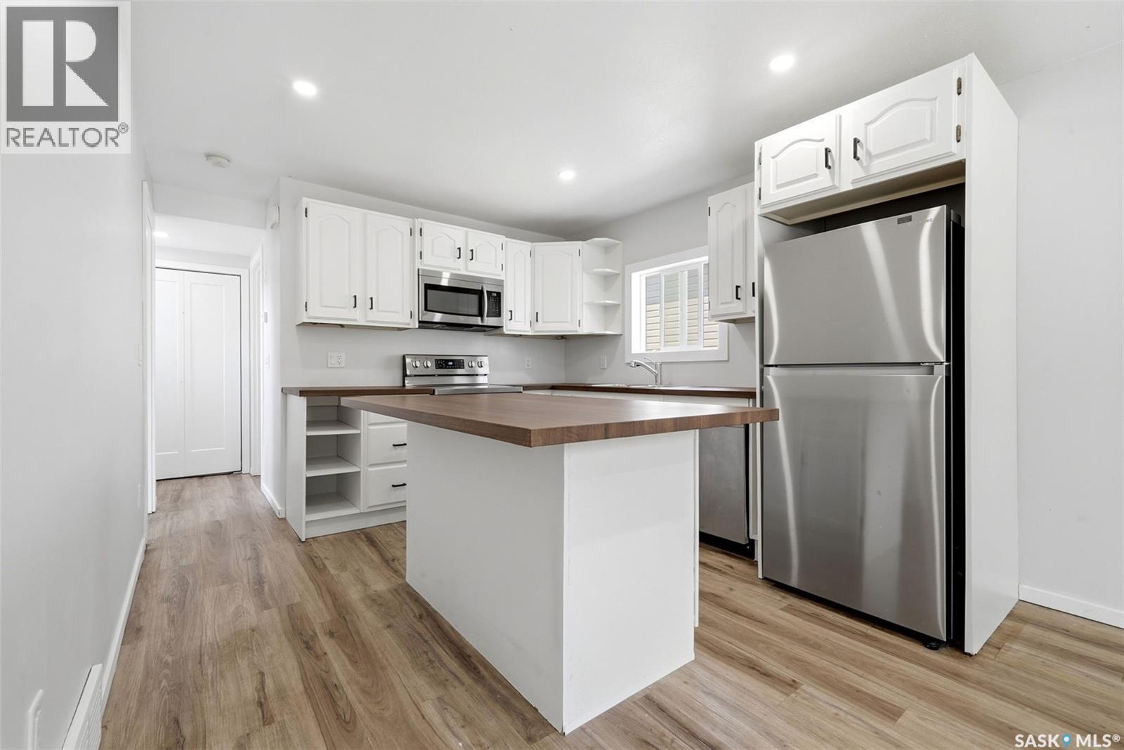 160 Osler Street, Regina, SK - Indoor Photo Showing Kitchen