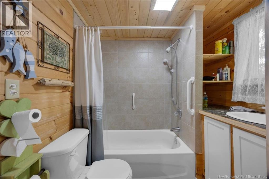 384 Elm Hill Road, Hampstead, NB - Indoor Photo Showing Bathroom