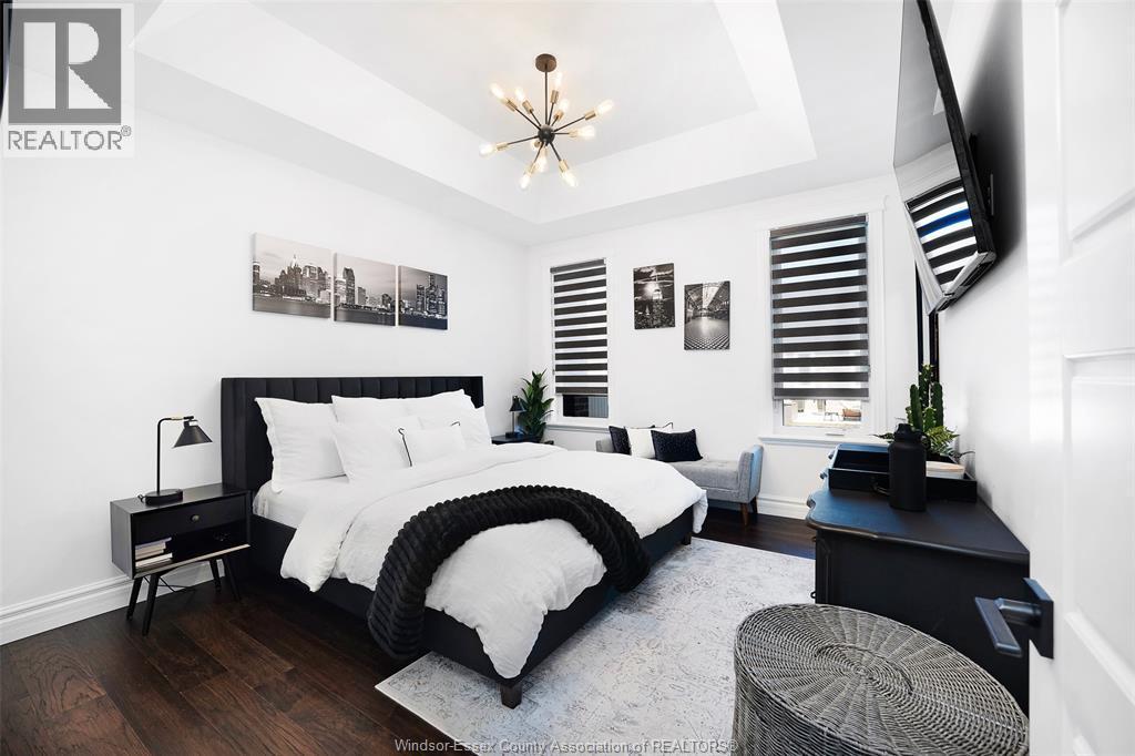 450 Brunmar Crescent, Lakeshore, ON - Indoor Photo Showing Bedroom