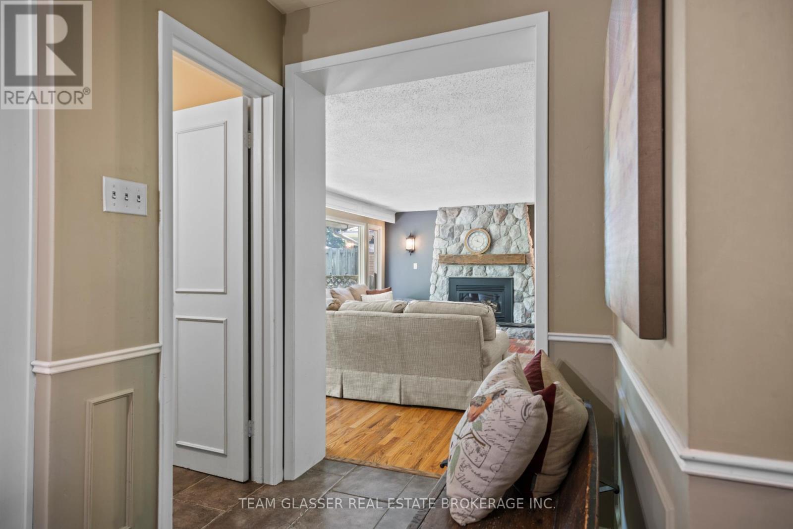 20 Parkview Drive, St. Thomas, ON - Indoor Photo Showing Other Room With Fireplace