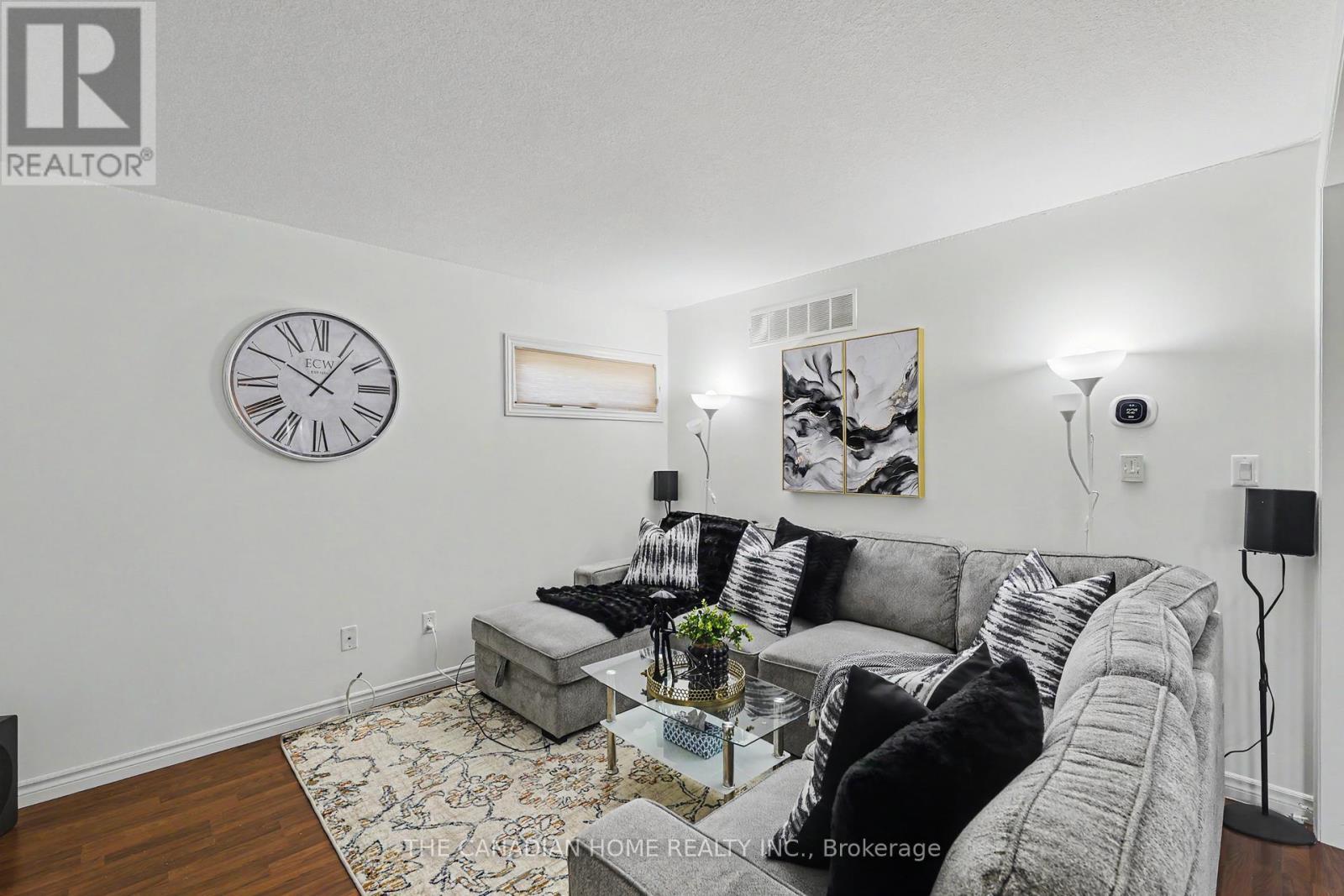 219 Picton Street E, Goderich (Goderich (Town)), ON - Indoor Photo Showing Living Room