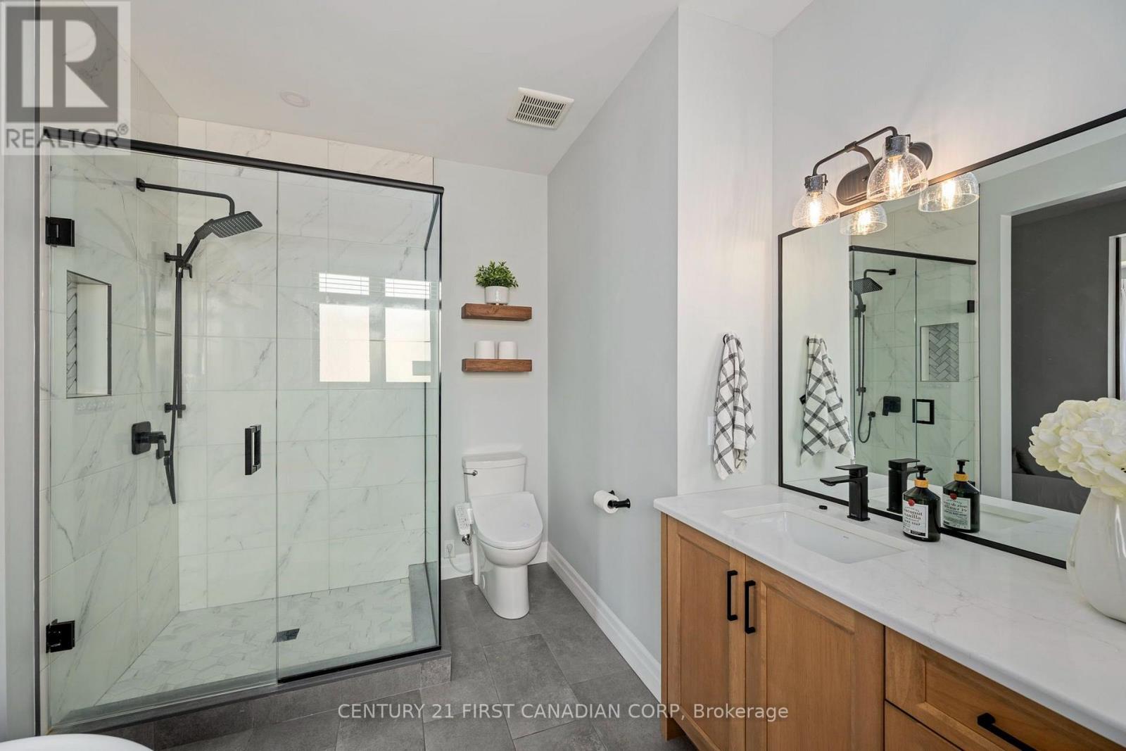 Primary Ensuite - 126 Aspen Circle, Thames Centre, ON - Indoor Photo Showing Bathroom