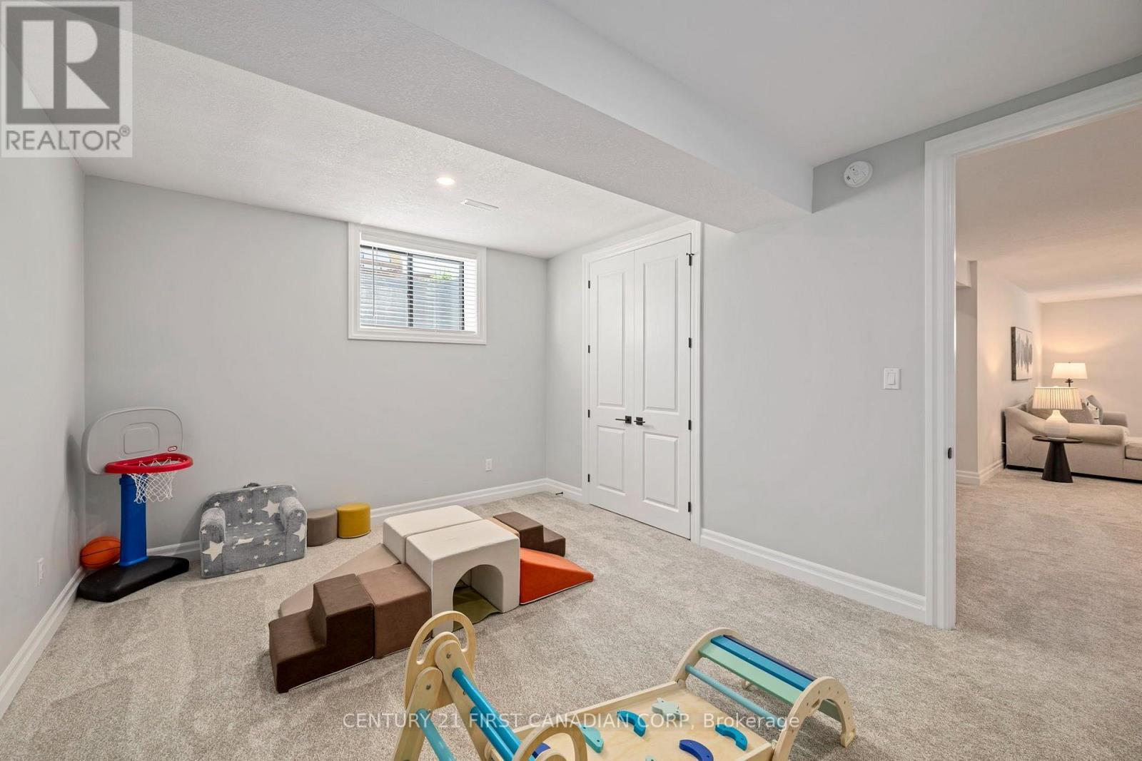 Bedroom in Basement - 126 Aspen Circle, Thames Centre, ON - Indoor