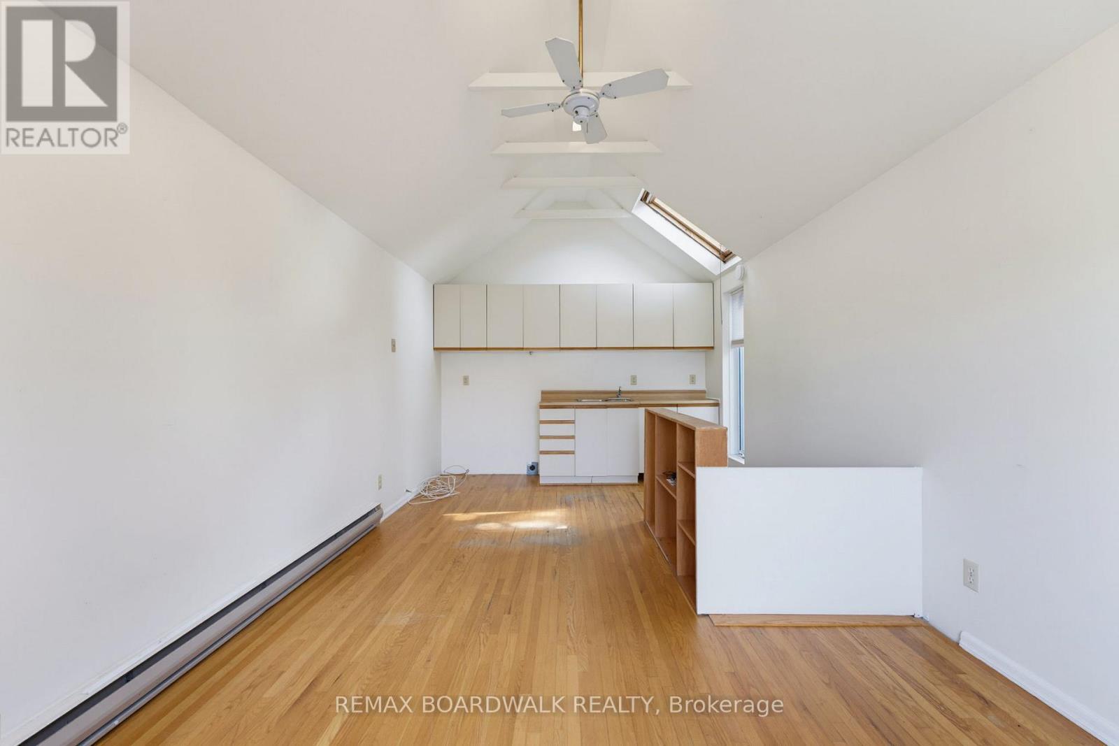 Livingroom (Small unit) - 117 Percy Street, Ottawa, ON - Indoor Photo Showing Kitchen