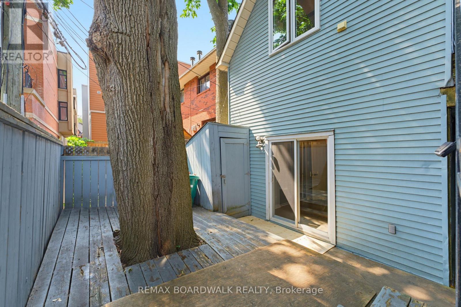 Shared deck - 117 Percy Street, Ottawa, ON - Outdoor With Exterior