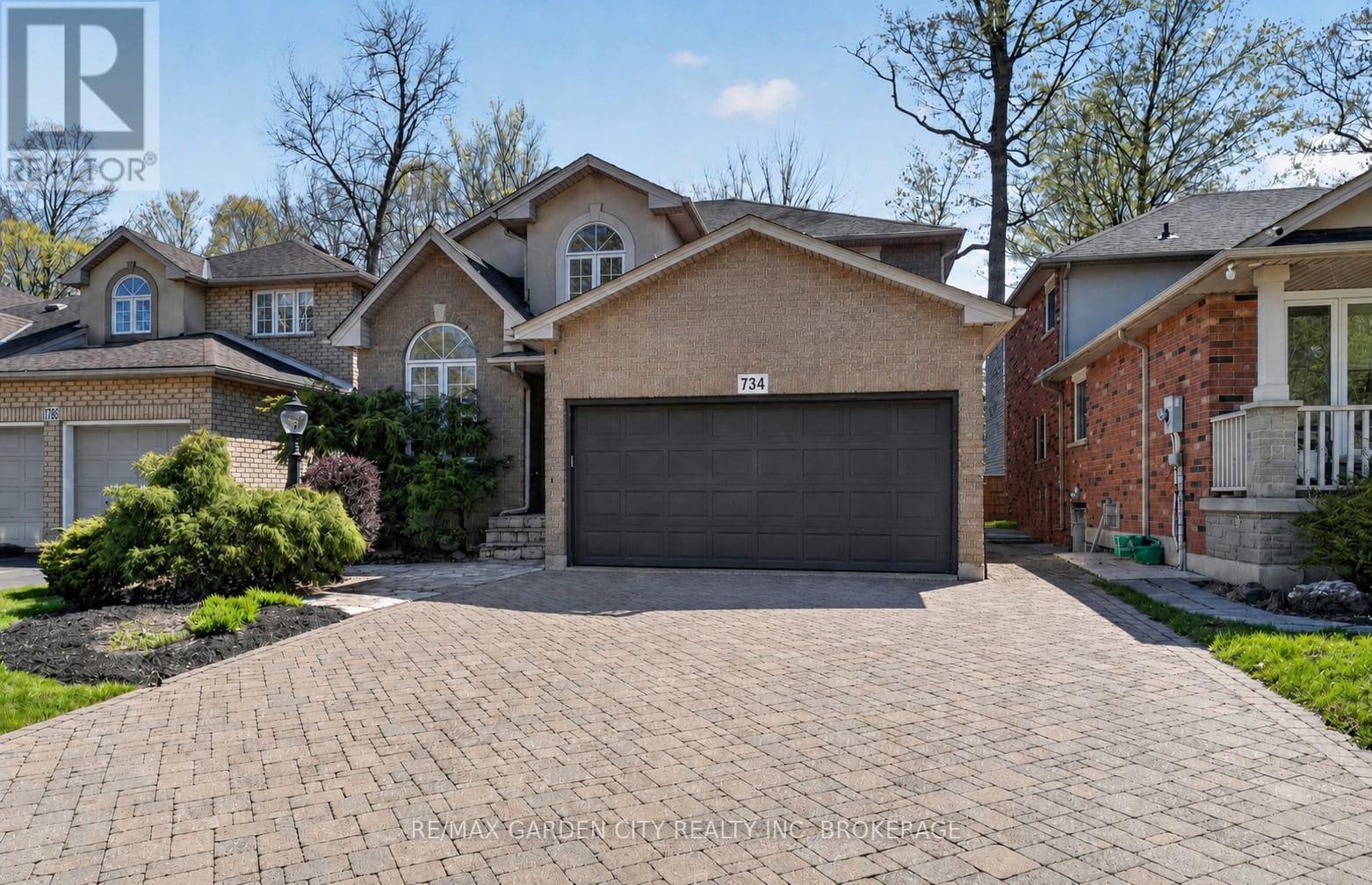 734 Brigadoon Drive, Hamilton (Gourley), ON - Outdoor With Facade