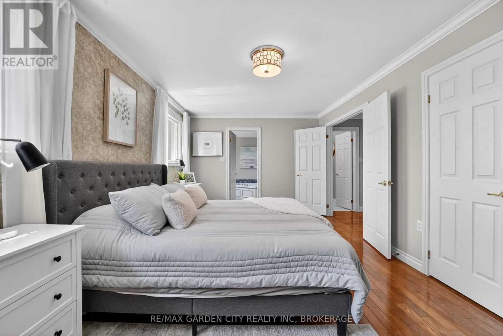 734 Brigadoon Drive, Hamilton (Gourley), ON - Indoor Photo Showing Bedroom