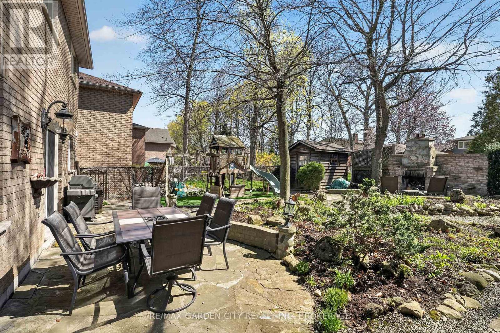 734 Brigadoon Drive, Hamilton (Gourley), ON - Outdoor