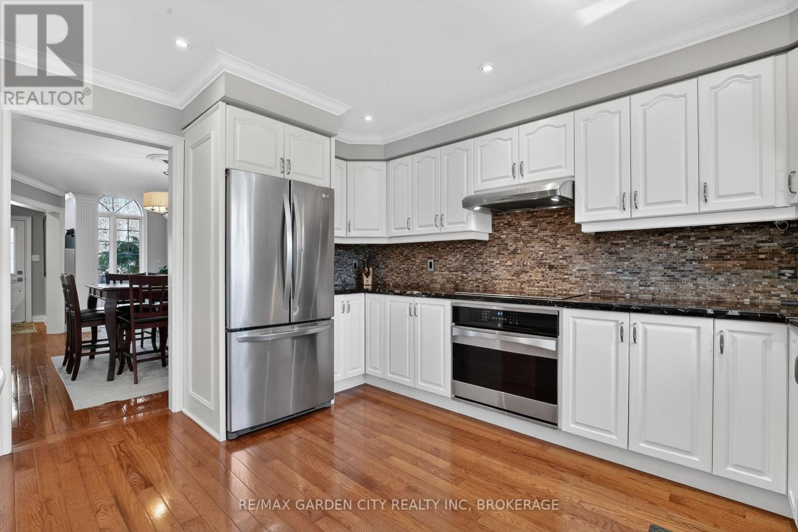 734 Brigadoon Drive, Hamilton (Gourley), ON - Indoor Photo Showing Kitchen With Stainless Steel Kitchen