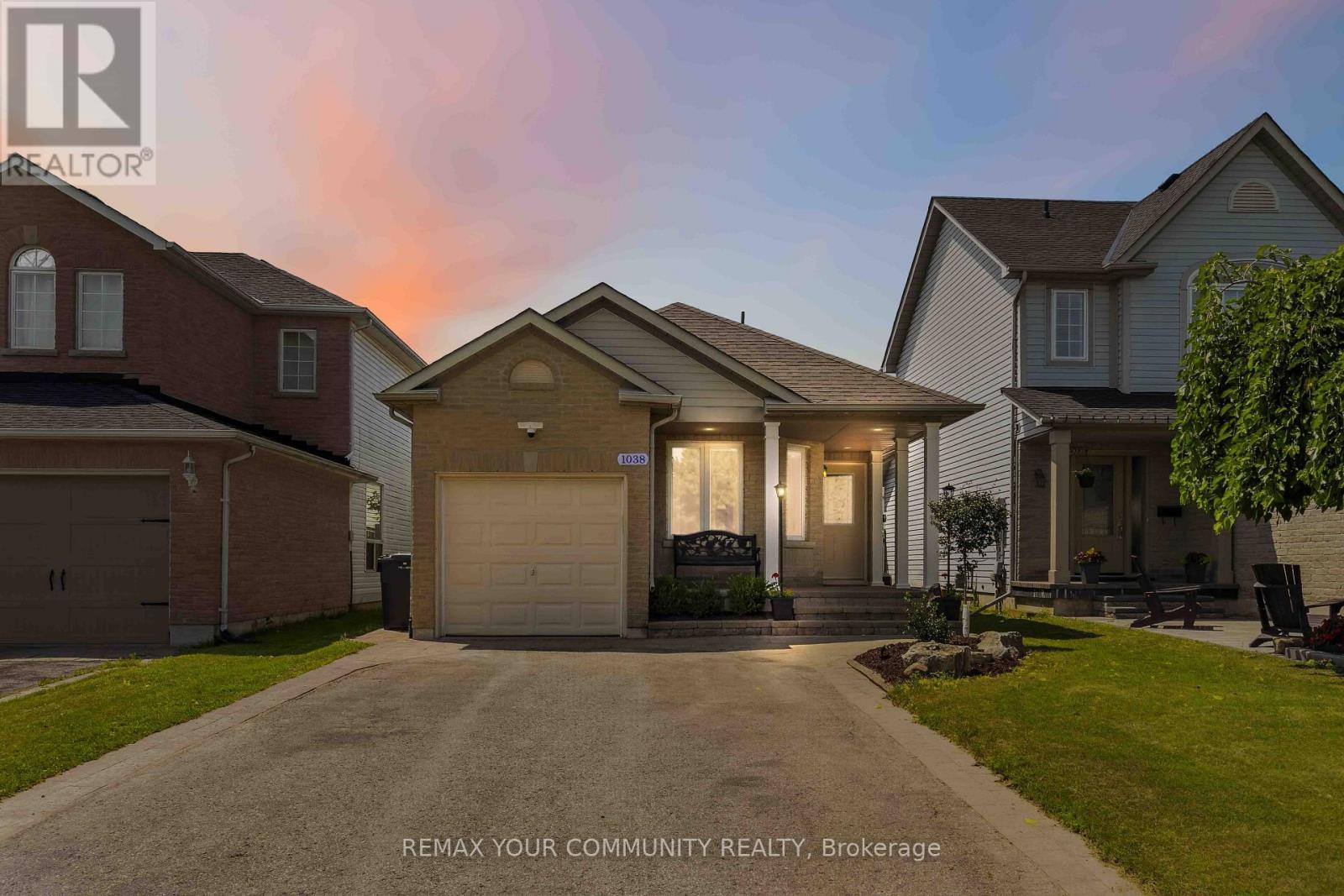 1038 Grandlea Court, Oshawa, ON - Outdoor With Facade
