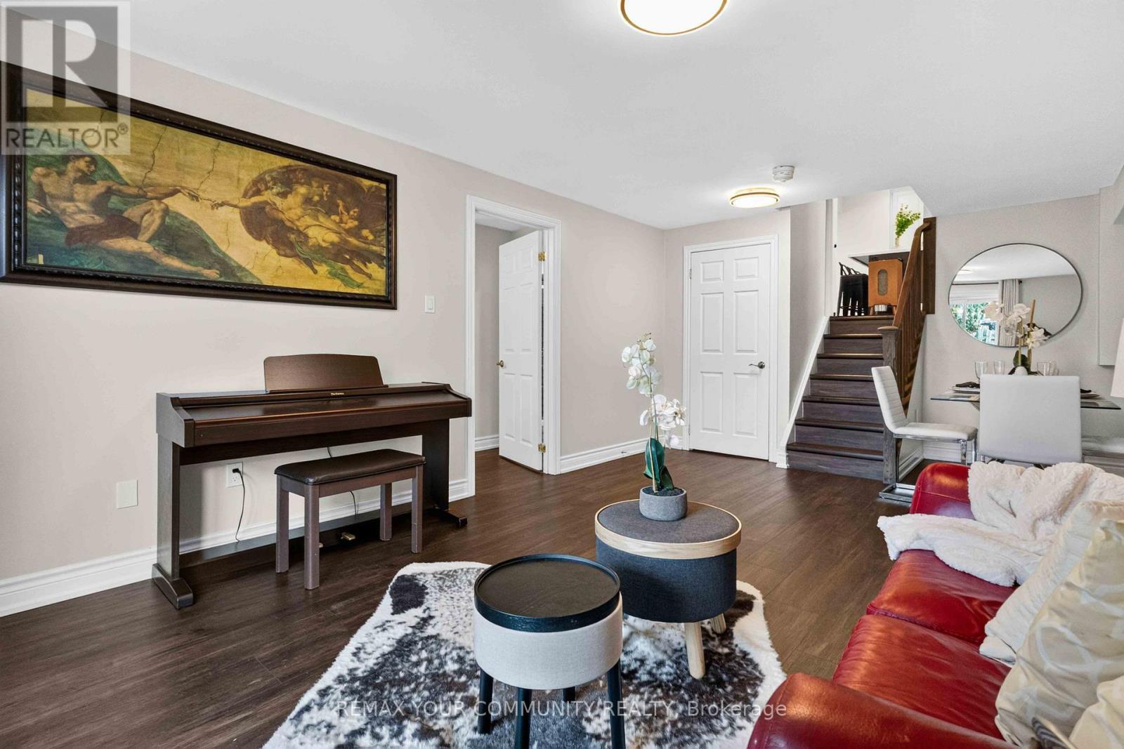 1038 Grandlea Court, Oshawa, ON - Indoor Photo Showing Living Room