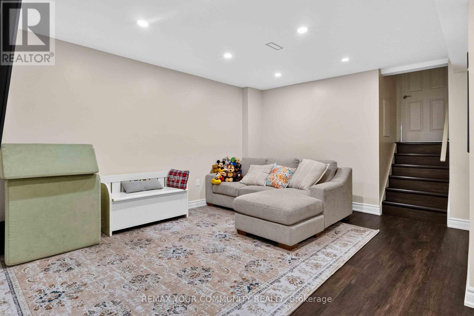 1038 Grandlea Court, Oshawa, ON - Indoor Photo Showing Other Room