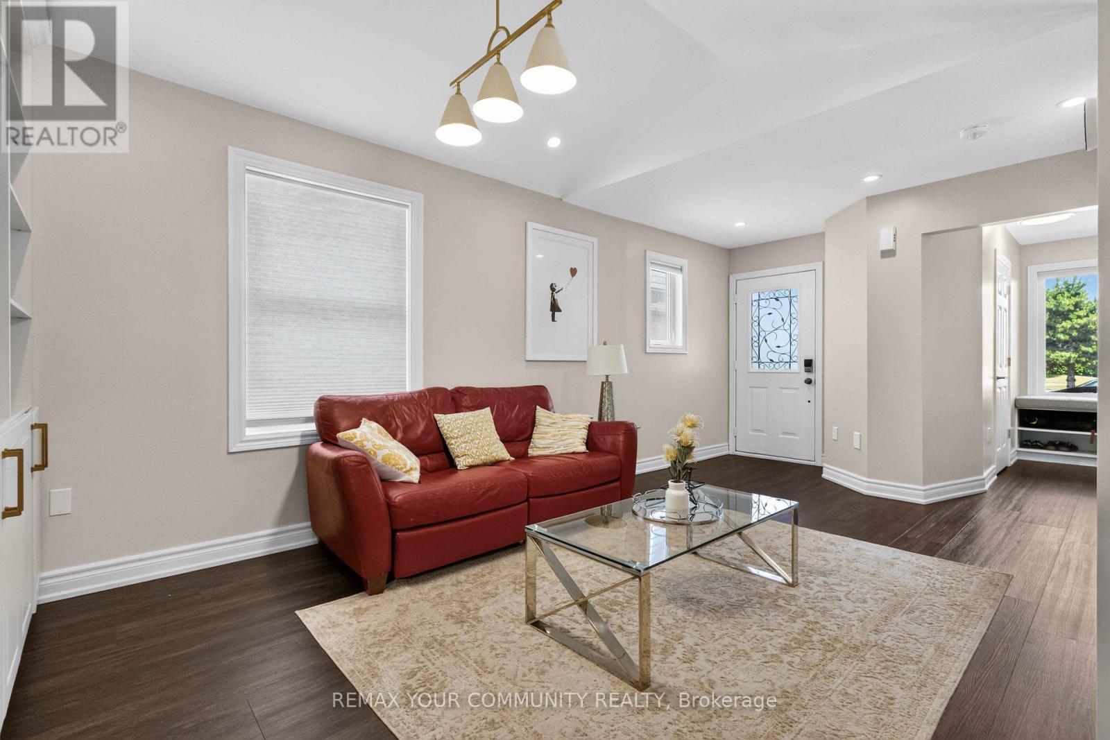1038 Grandlea Court, Oshawa, ON - Indoor Photo Showing Living Room