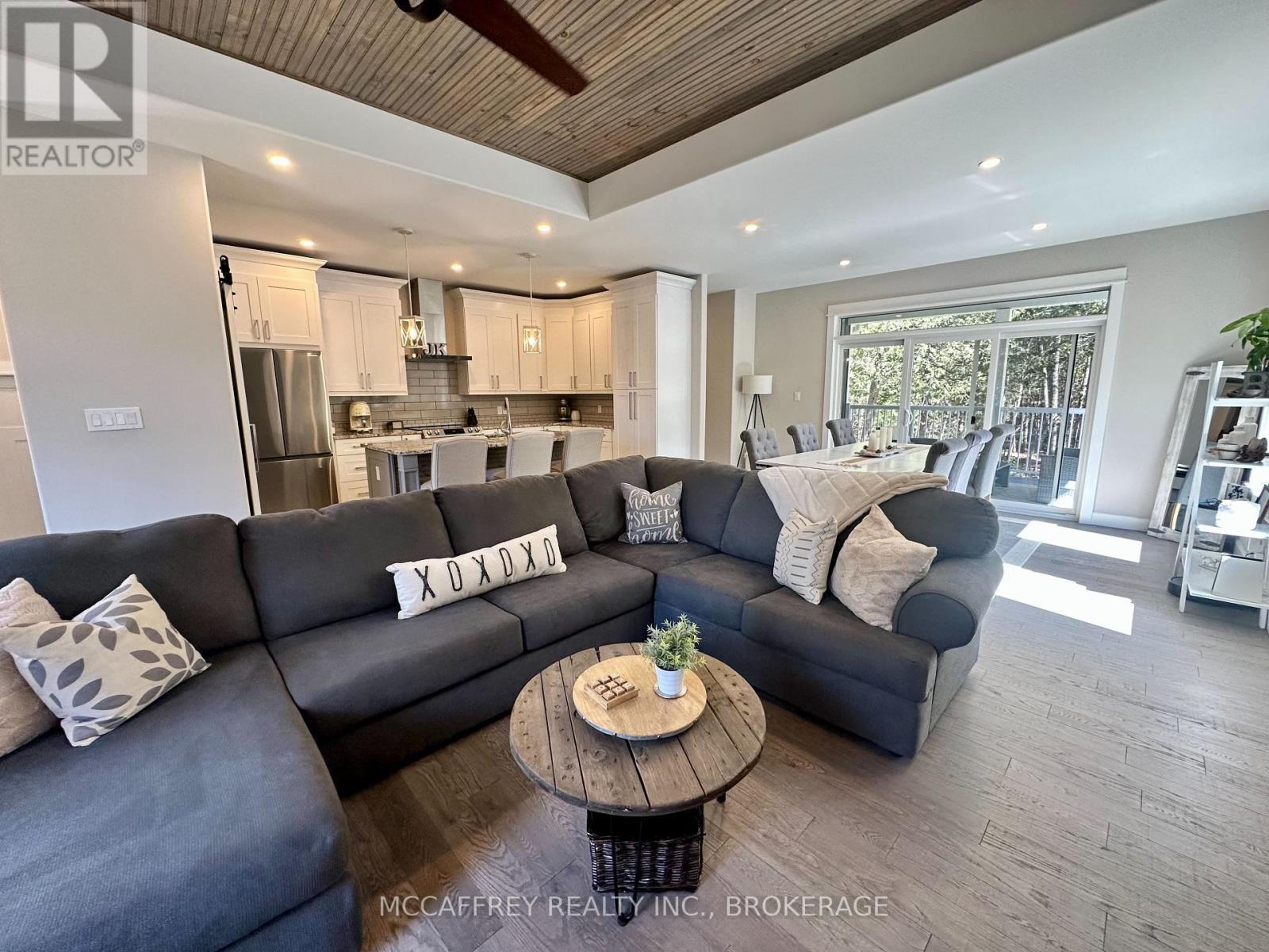 219 Kidds Road, Stone Mills (Stone Mills), ON - Indoor Photo Showing Living Room