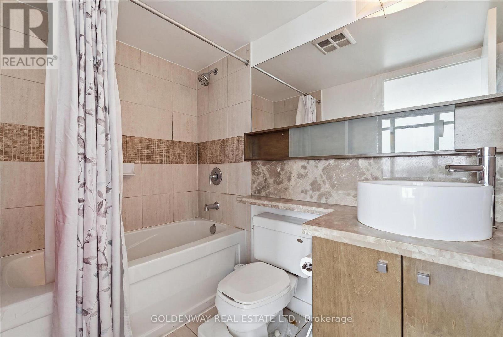 5015 - 11 Brunel Court, Toronto, ON - Indoor Photo Showing Bathroom