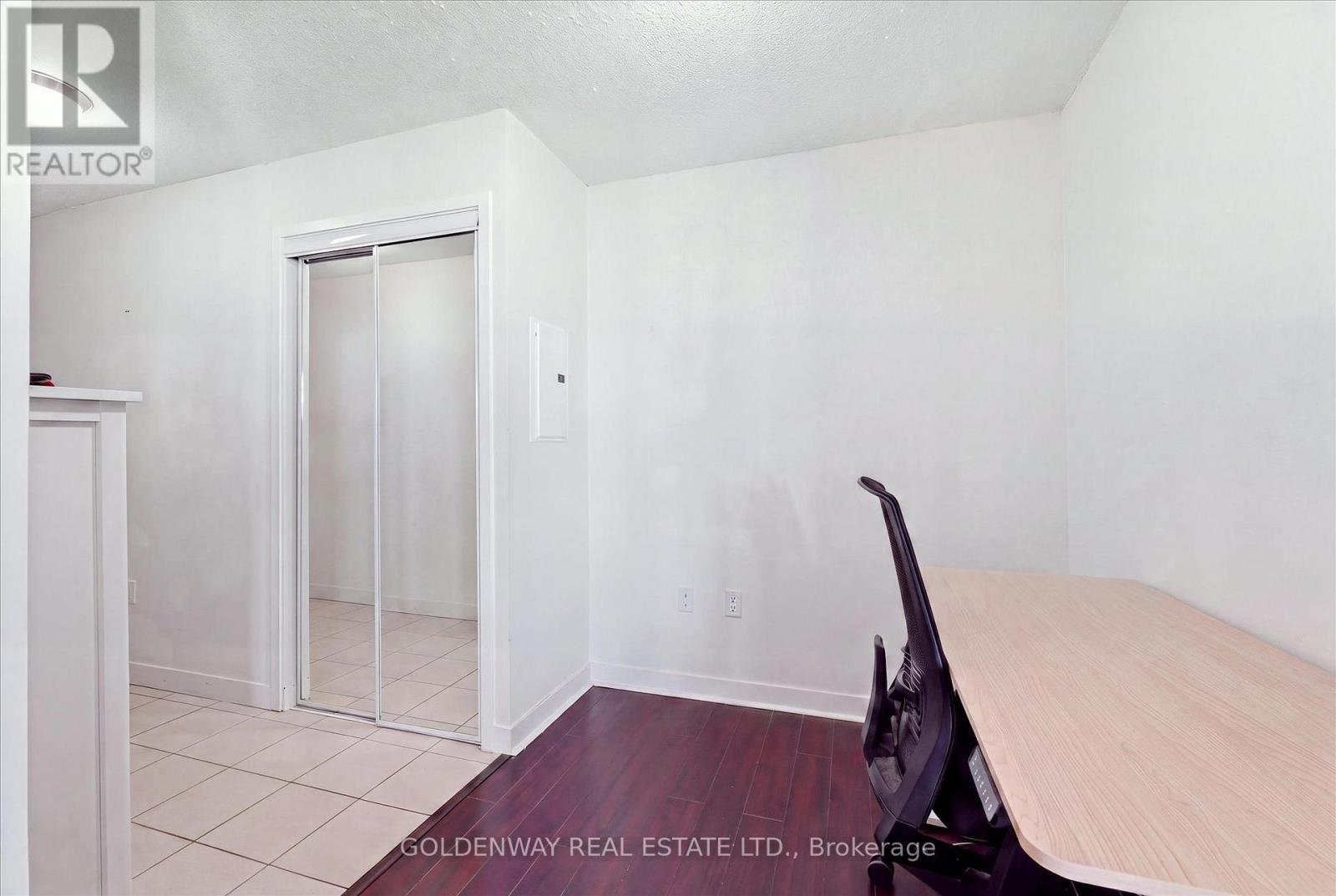 5015 - 11 Brunel Court, Toronto, ON - Indoor Photo Showing Other Room