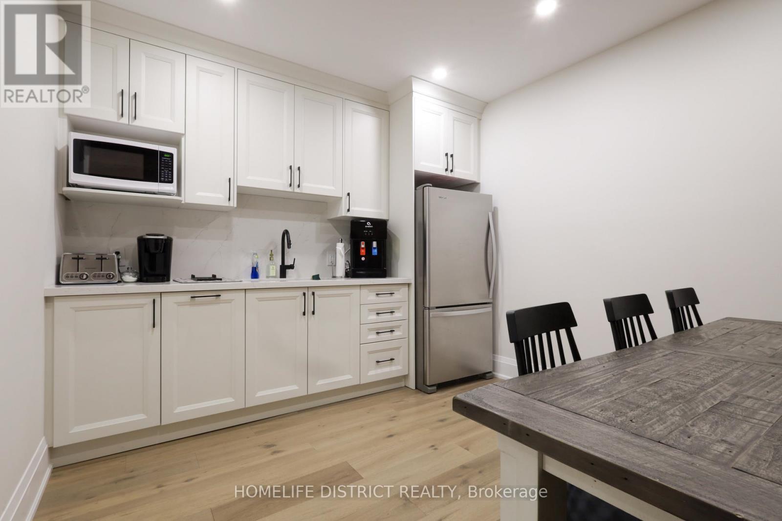 20 Elgin Street E, Oshawa, ON