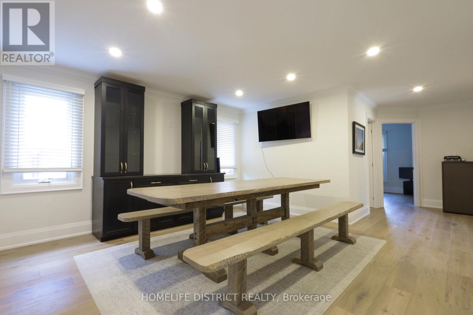 20 Elgin Street E, Oshawa, ON