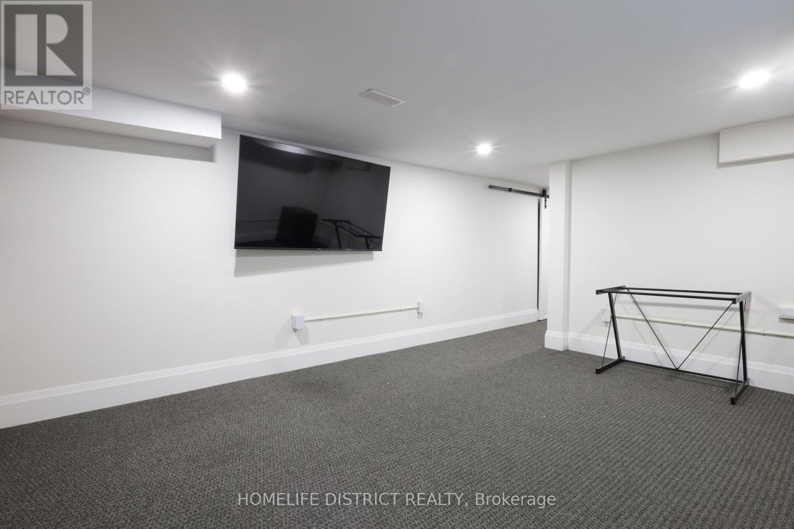 20 Elgin Street E, Oshawa, ON