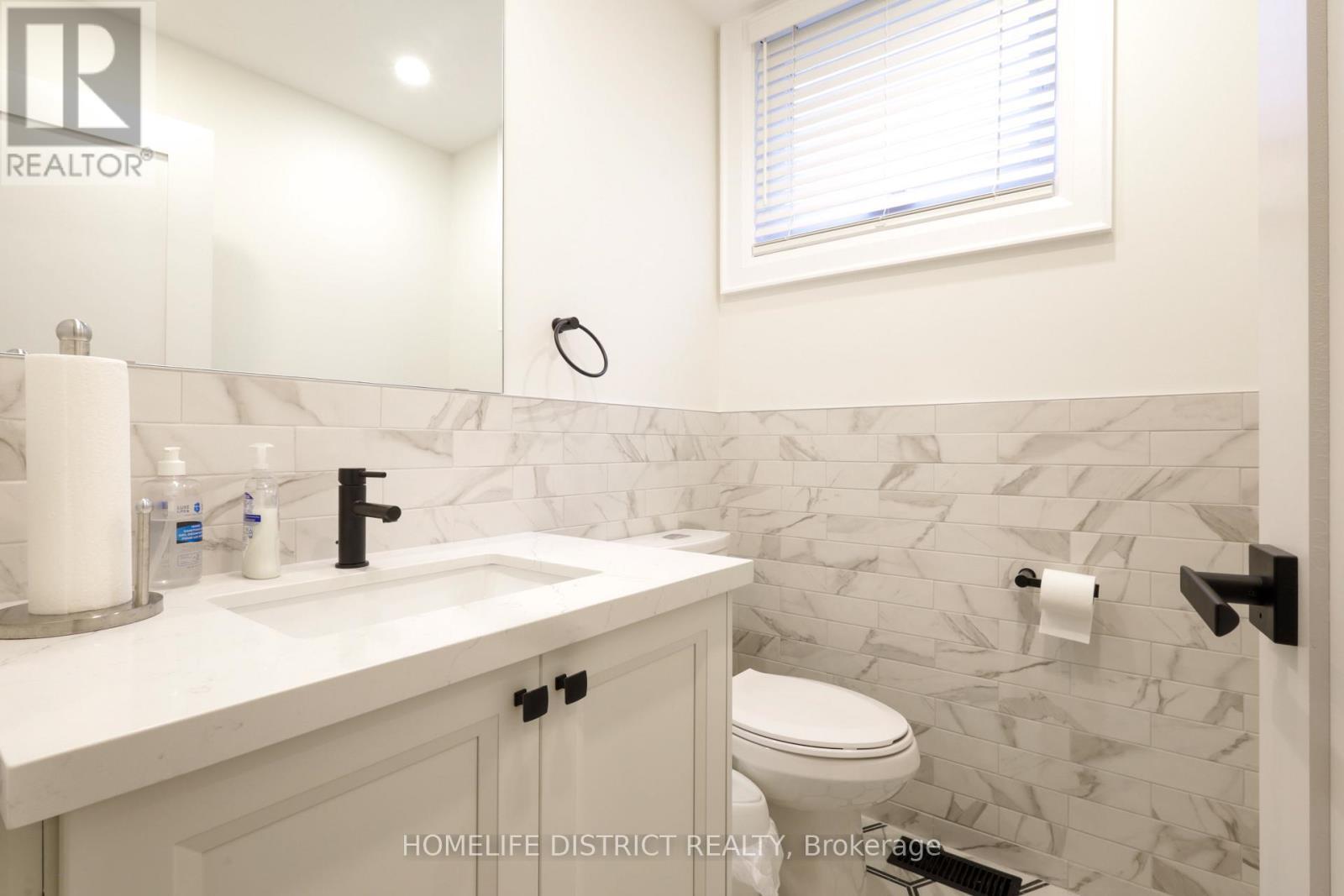 20 Elgin Street E, Oshawa, ON