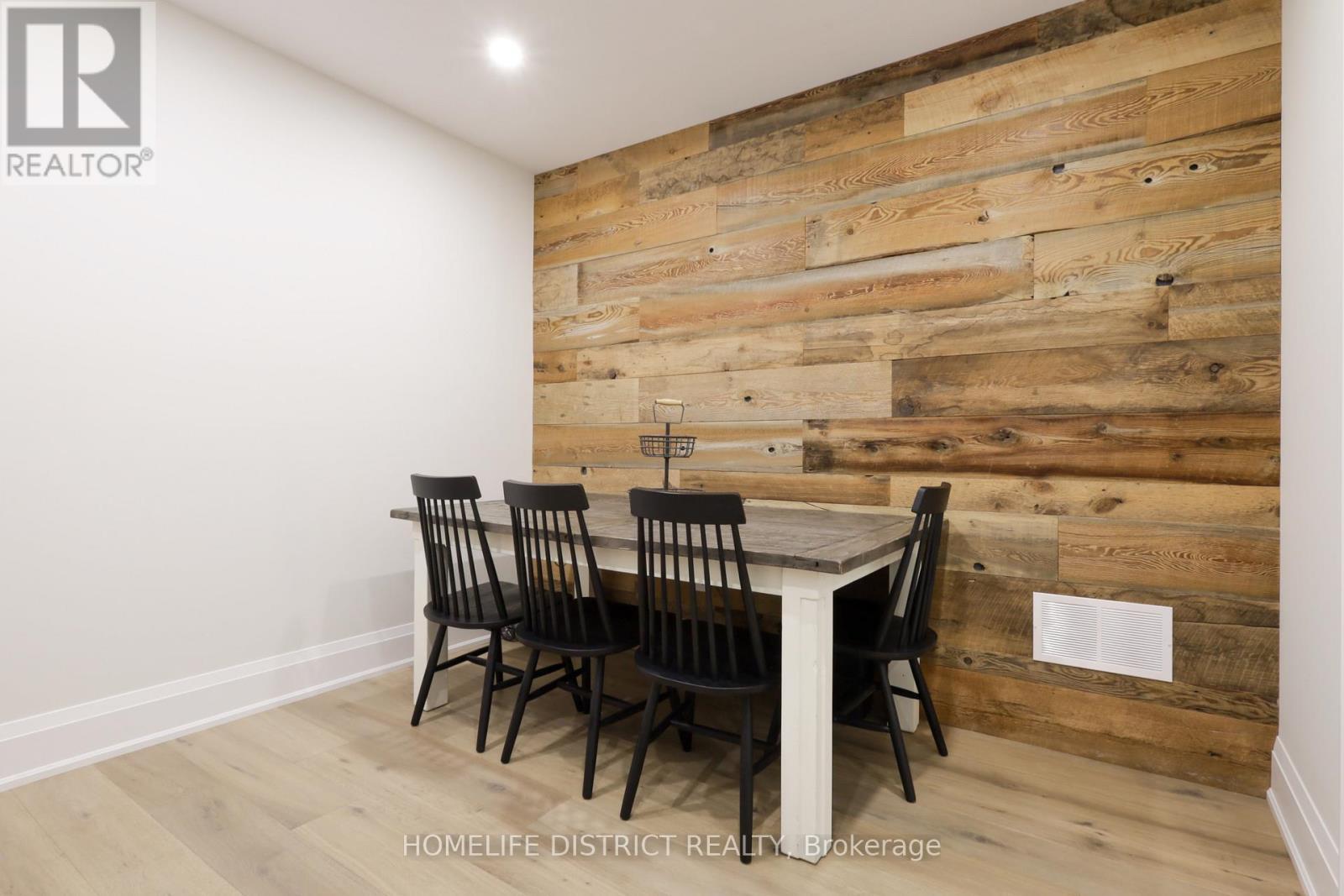 20 Elgin Street E, Oshawa, ON