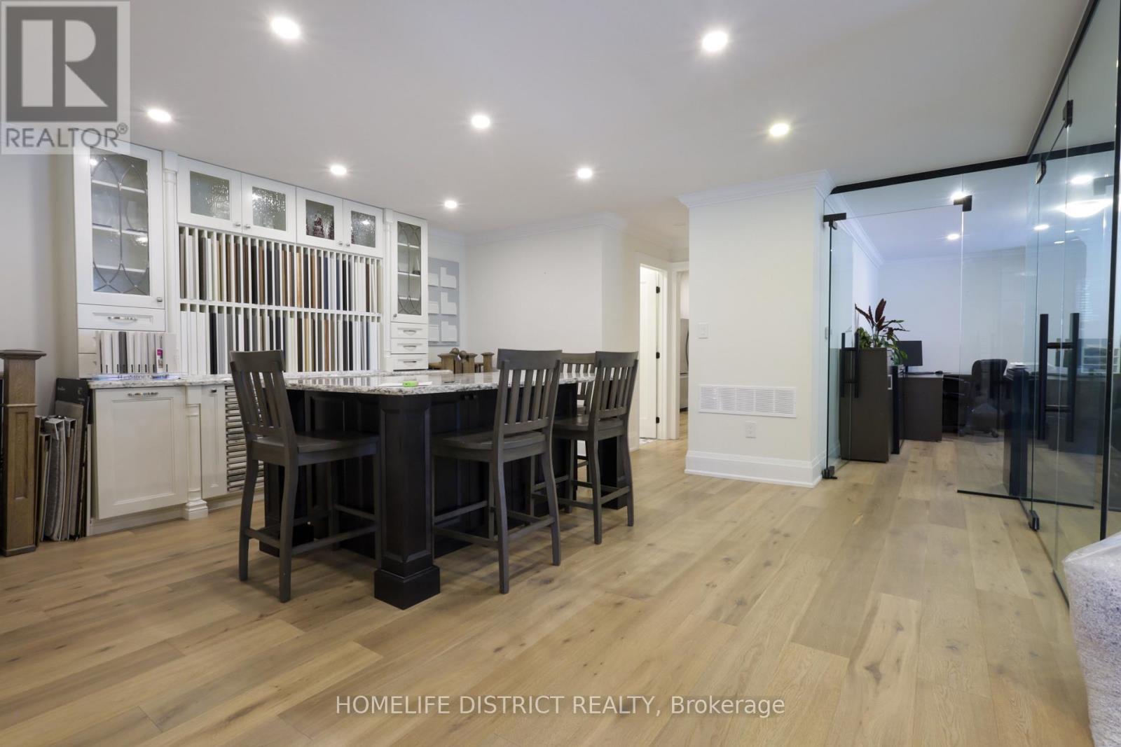 20 Elgin Street E, Oshawa, ON