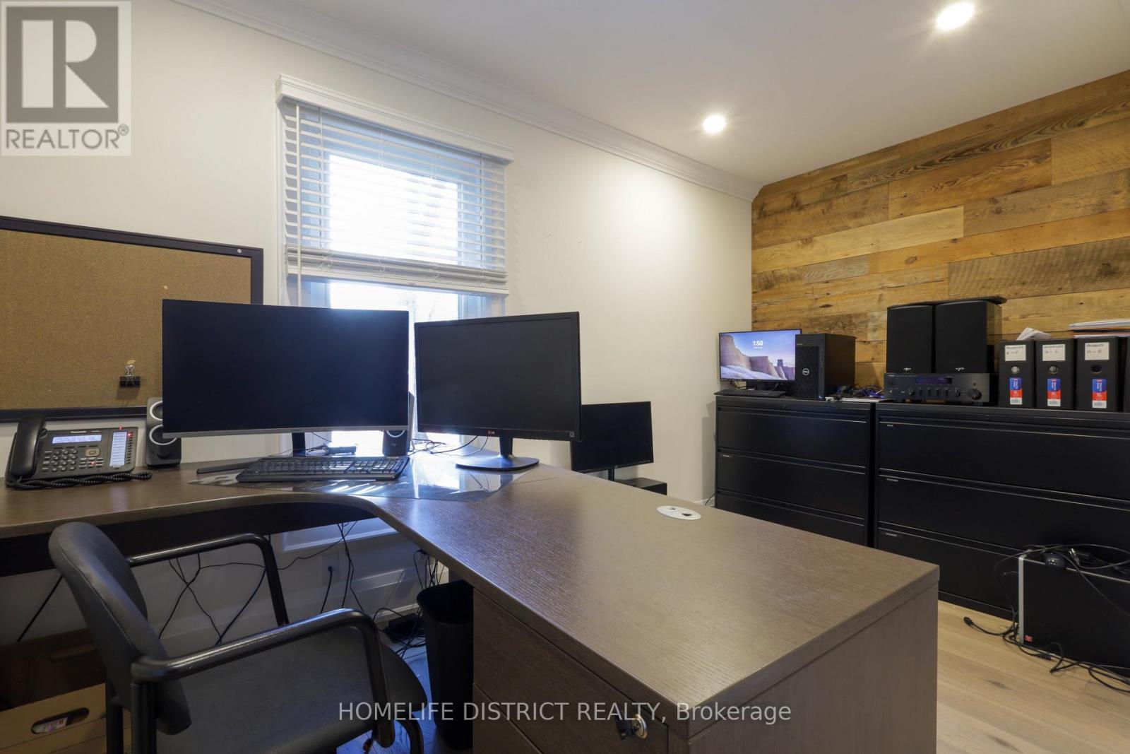 20 Elgin Street E, Oshawa, ON