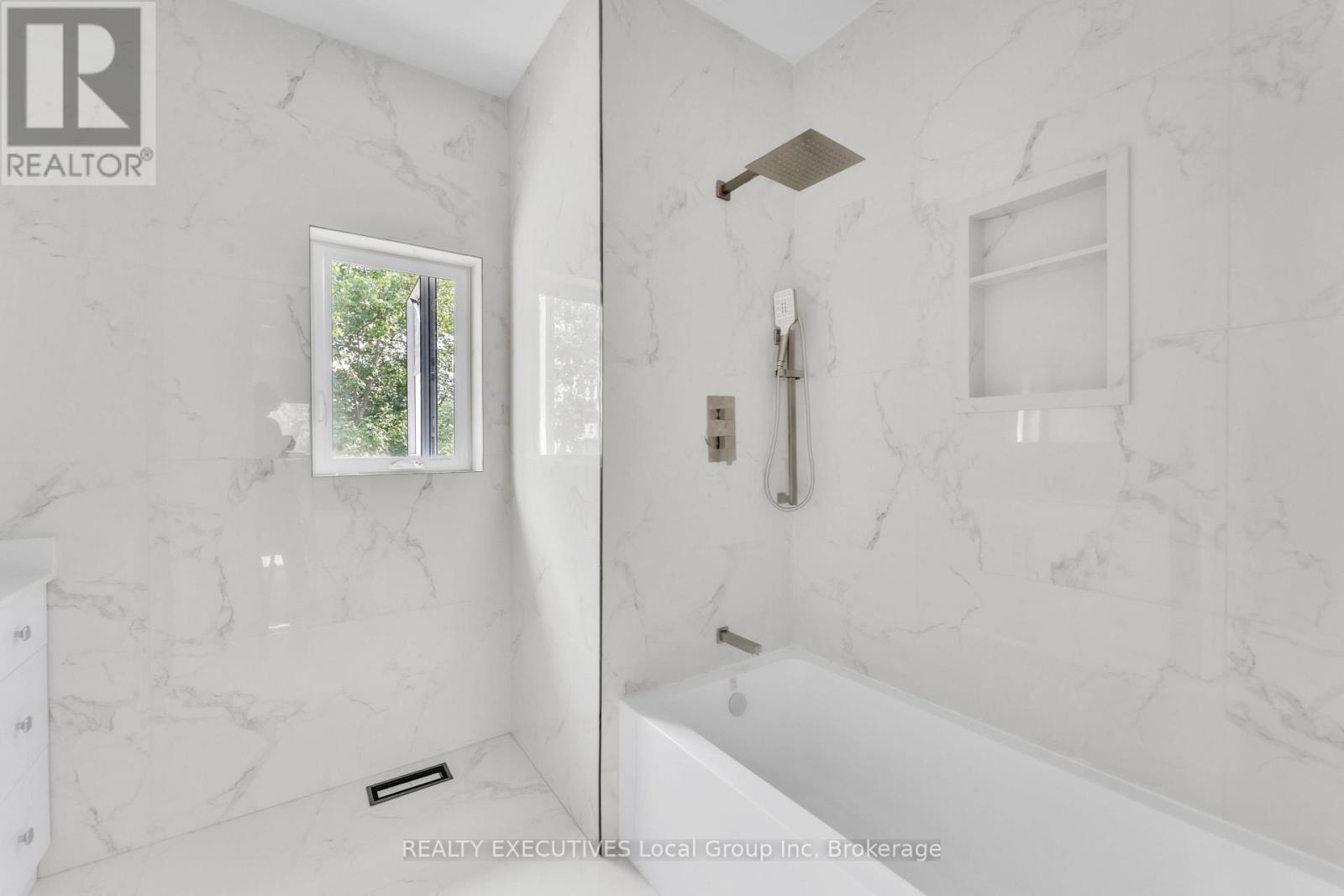 29 Shallot Crescent, North Bay (Birchaven), ON - Photo Showing Bathroom
