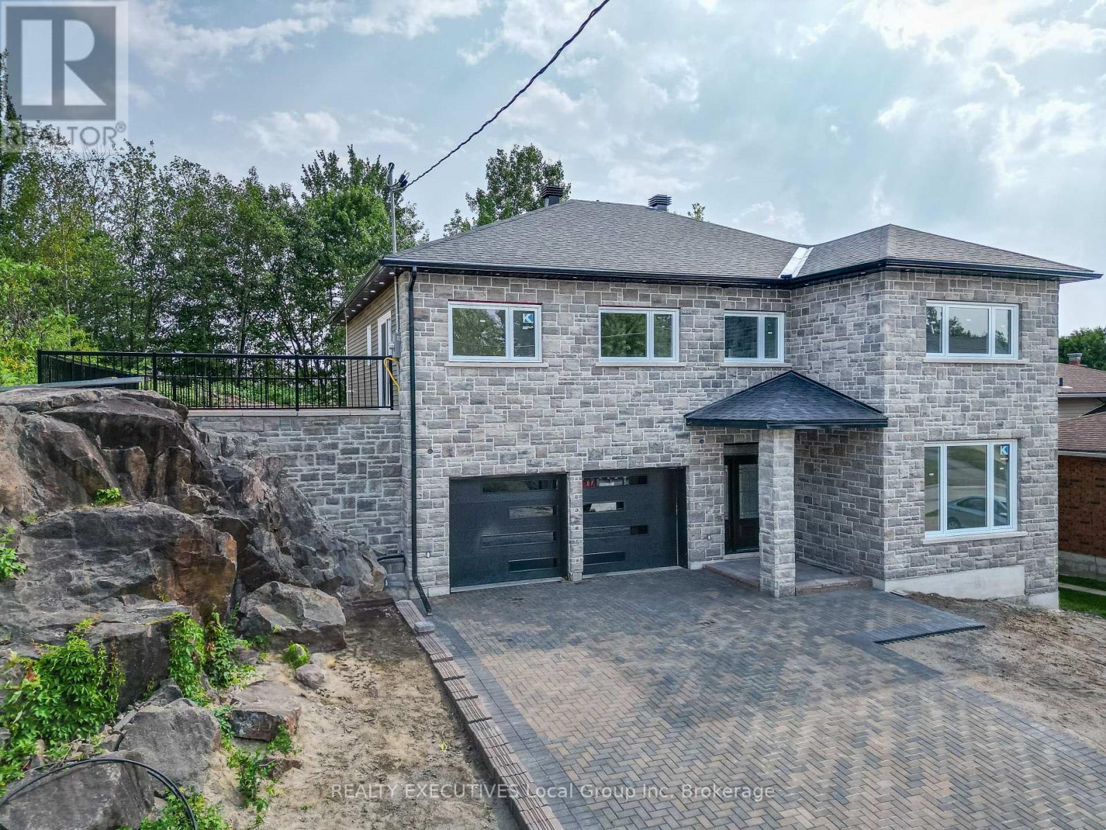 29 Shallot Crescent, North Bay (Birchaven), ON - Outdoor
