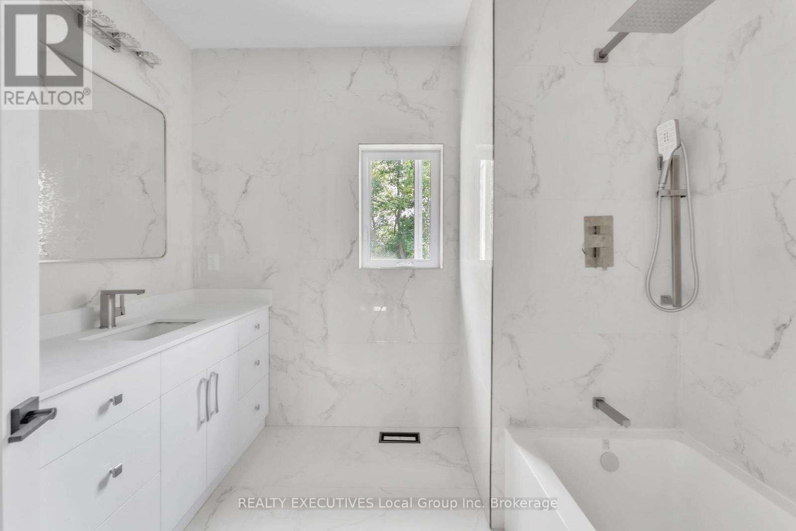 29 Shallot Crescent, North Bay (Birchaven), ON - Indoor Photo Showing Bathroom