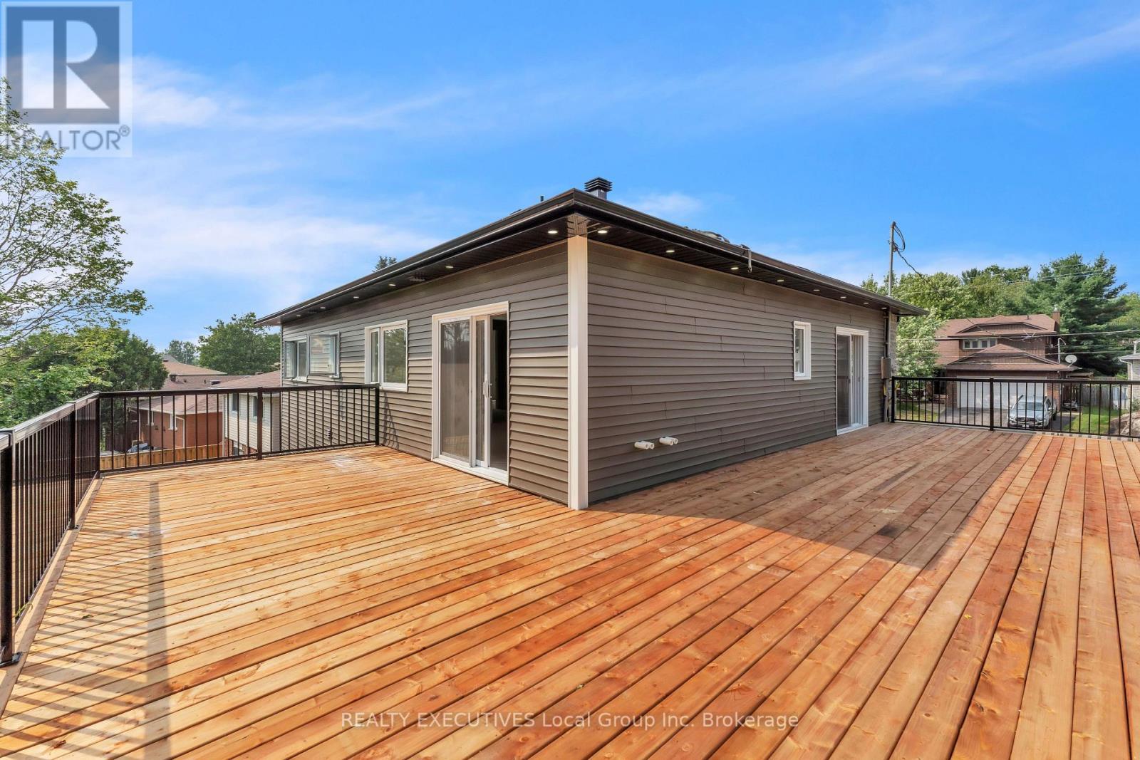 29 Shallot Crescent, North Bay (Birchaven), ON - Outdoor With Deck Patio Veranda With Exterior