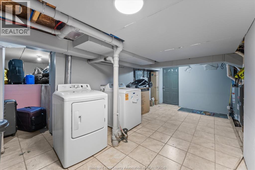 686 Church Street, Windsor, ON - Indoor Photo Showing Laundry Room