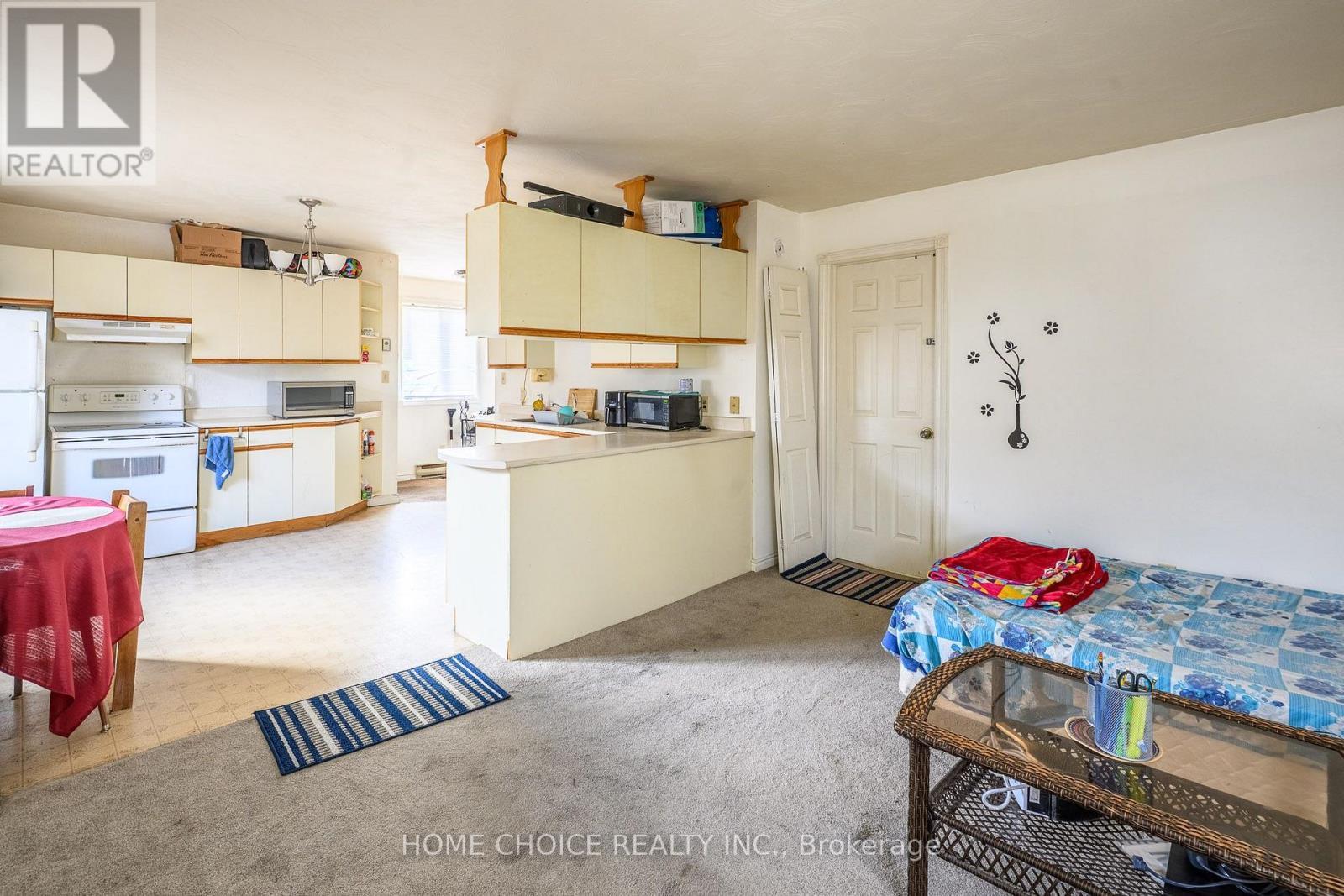 305 Maple Street N, Timmins, ON - Indoor Photo Showing Kitchen