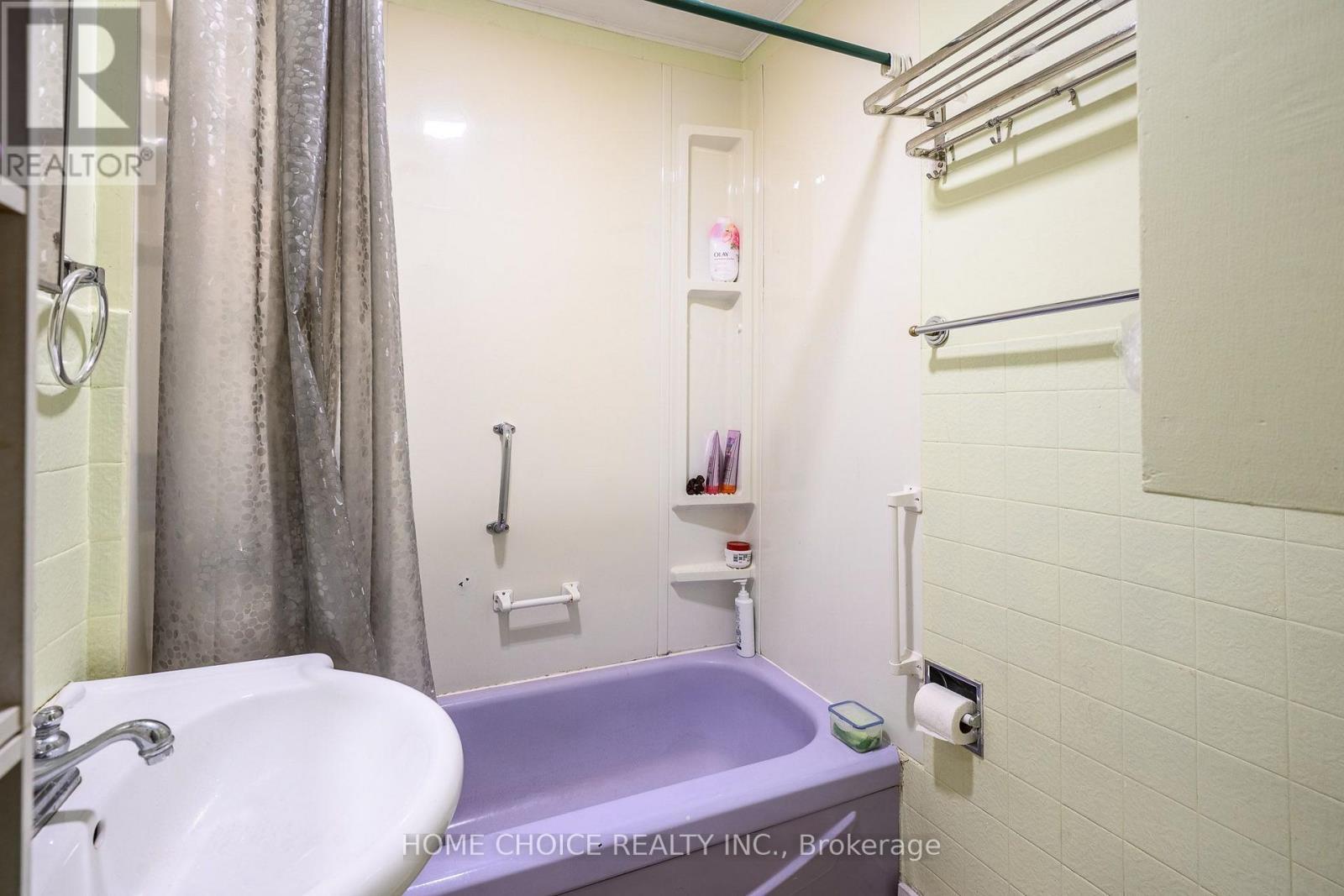 305 Maple Street N, Timmins, ON - Indoor Photo Showing Bathroom