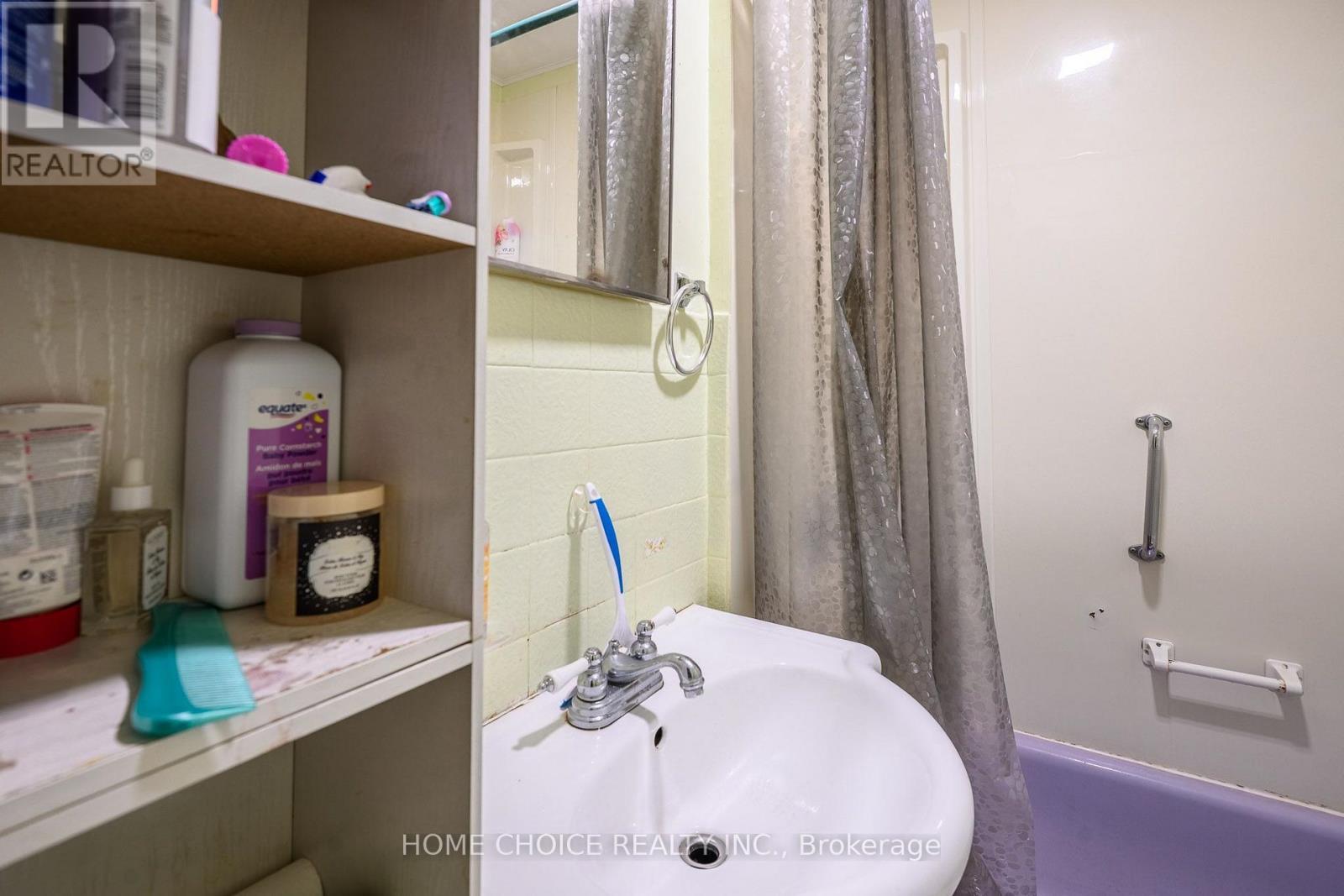305 Maple Street N, Timmins, ON - Indoor Photo Showing Bathroom