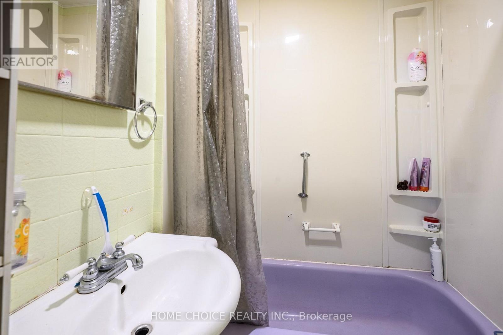 305 Maple Street N, Timmins, ON - Indoor Photo Showing Bathroom