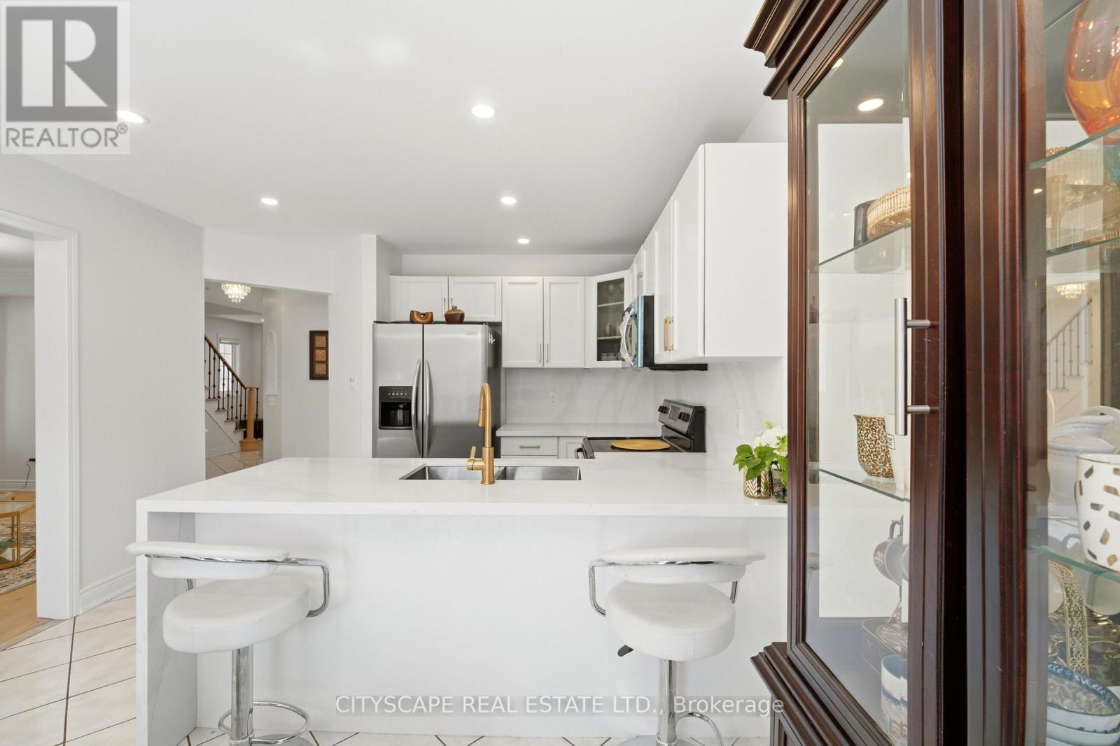 67 Buick Boulevard, Brampton, ON - Indoor Photo Showing Kitchen