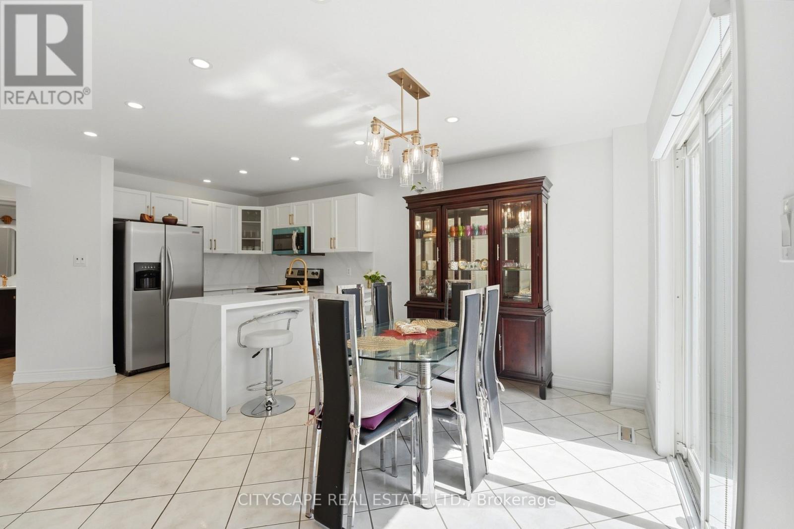 67 Buick Boulevard, Brampton, ON - Indoor Photo Showing Kitchen
