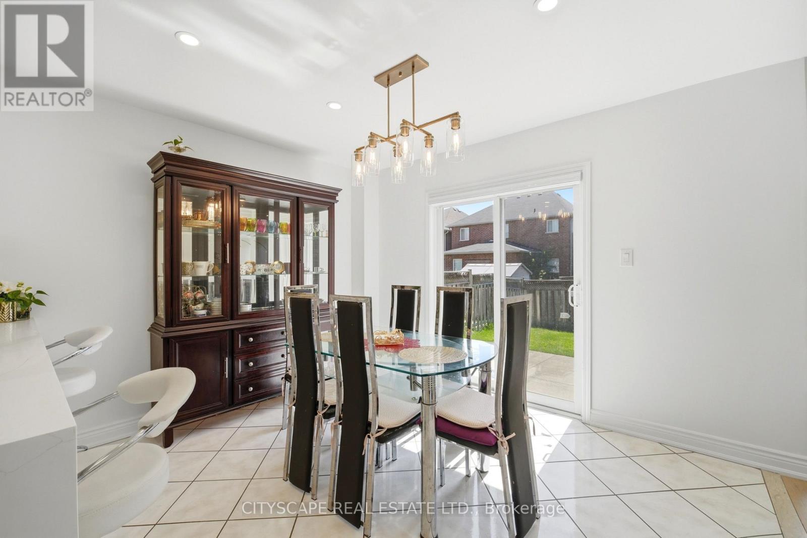 67 Buick Boulevard, Brampton, ON - Indoor Photo Showing Dining Room